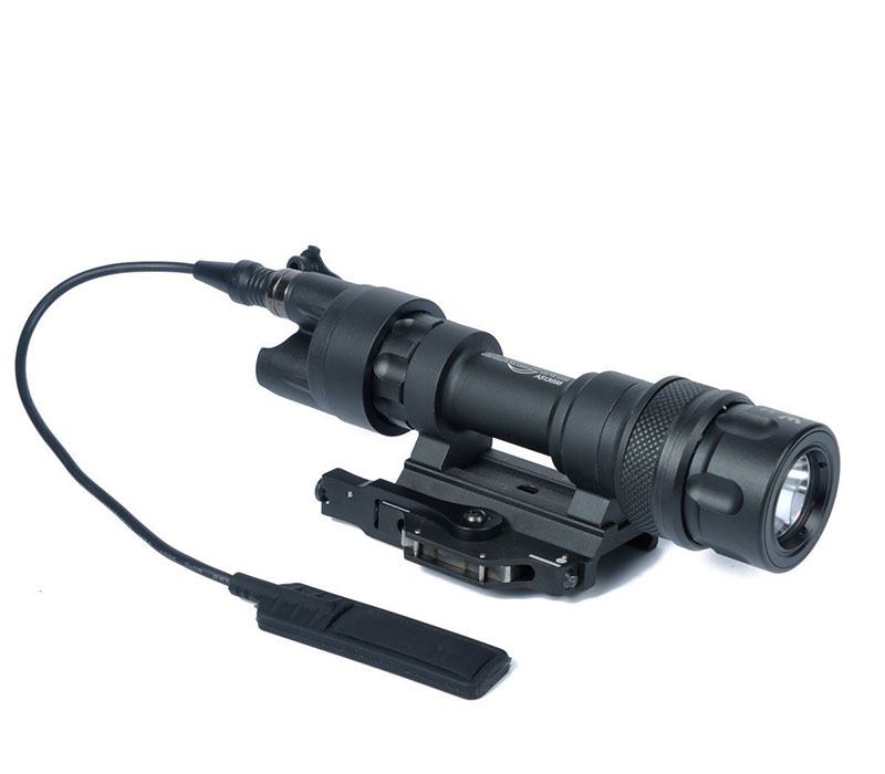 SF M952V LED WeaponLight For Rifles And SMGs White And IR Output